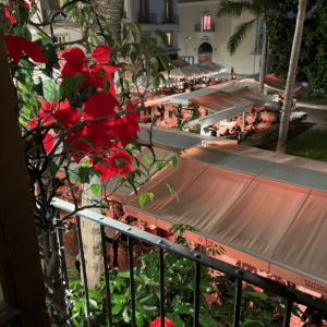 El Pimpi Malaga - SidderUnderEnPalme - Restaurant og terrasse