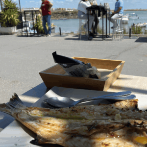 Grillet fisk på Bar El Pescao, Punta del Moral - SidderUnderEnPalme
