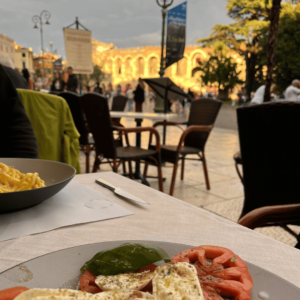 SidderUnderEnPalme - Caprese, Ristorante Pizzeria Olivo 1939, Piazza Bra, Verona