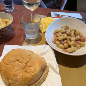 SidderUnderEnPalme - Panini & Gnocci, Terrazza Bar Al Ponte, Verona