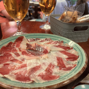 SidderUnderEnPalme - El Canto, Alicante - Jamon