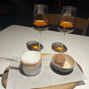 SidderUnderEnPalme - Nou Manolin, Alicante - Mandelsouffle