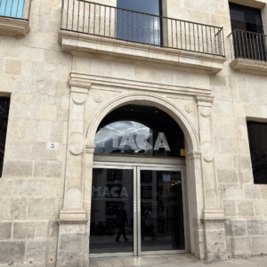 SidderUnderEnPalme - MACA - Kunstmuseet i Alicante