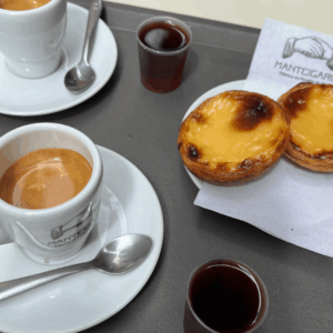SidderUnderEnPalme - Pasteis de nata i Lissabon