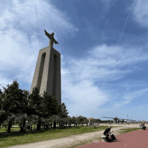 SidderUnderEnPalme - Cristo Rei i Cacilhas, Lissabon