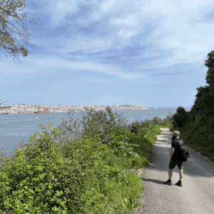Vandretur langs Cais do Ginjal, Lissabon - SidderUnderEnPalme