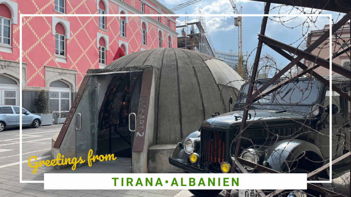 SidderUnderEnPalme - Tirana i Albanien - god mad og seværdigheder i den hippe hovedstad