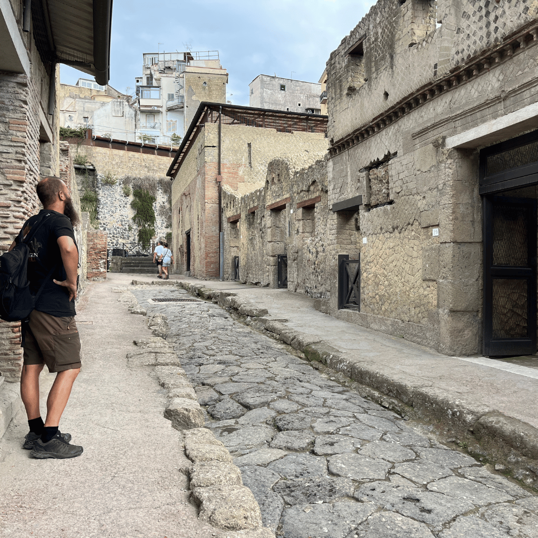 Gade i Herculaneum, Napoli - SidderUnderEnPalme Gade i Herculaneum, Napoli - SidderUnderEnPalme
