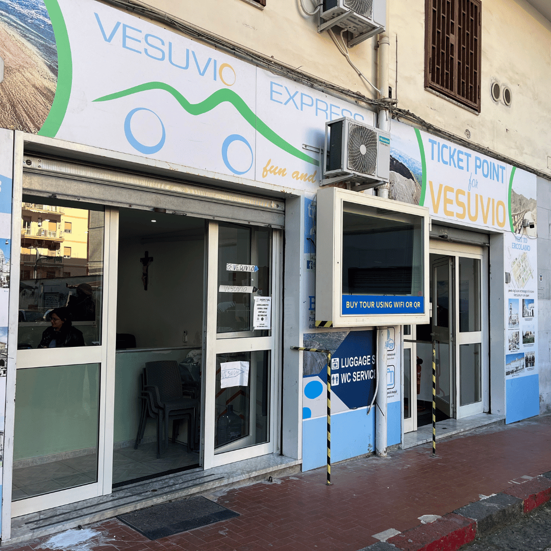 Guidet tur til Vesuv med Vesuvio Express - SidderUnderEnPalme Guidet tur til Vesuv med Vesuvio Express - SidderUnderEnPalme