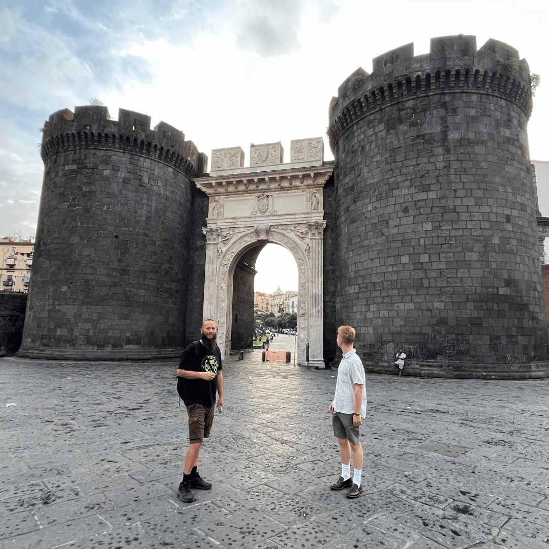 Porta Capuna i Napoli - SidderUnderEnPalme
