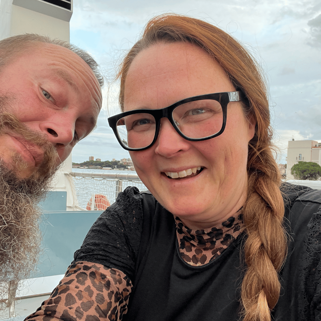 Rune og Trine i Taranto, Italien - SidderUnderEnPalme Rune og Trine i Taranto, Italien - SidderUnderEnPalme