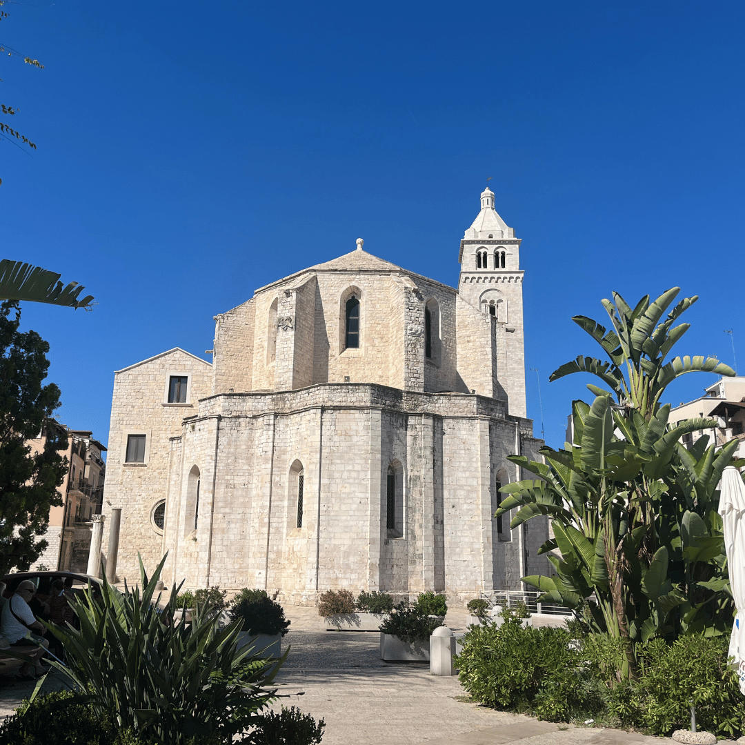 SidderUnderEnPalme - Barletta, Italien - Santa Maria Maggiore SidderUnderEnPalme - Barletta, Italien - Santa Maria Maggiore