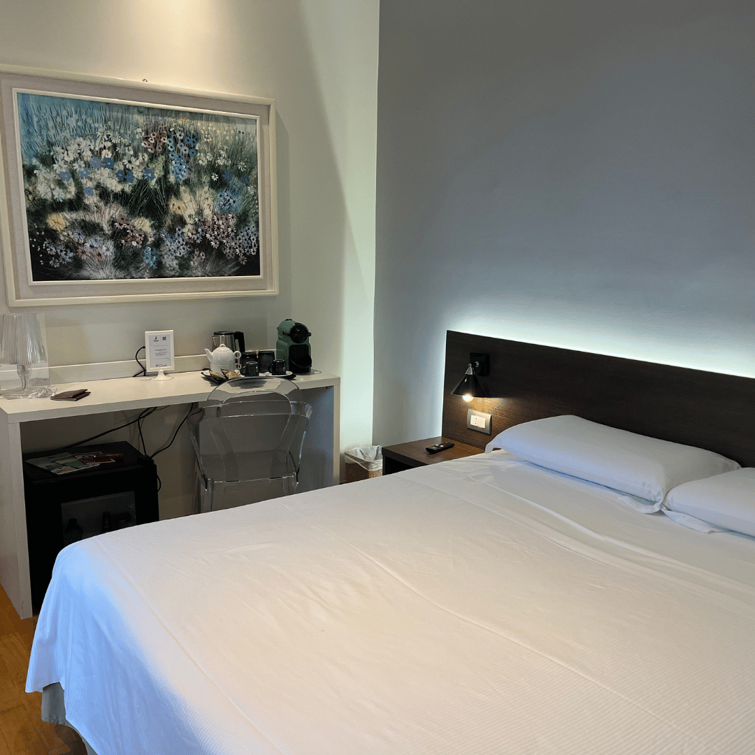 SidderUnderEnPalme - Barletta, Italien - Værelse på Boutique Hotel Liddo SidderUnderEnPalme - Barletta, Italien - Værelse på Boutique Hotel Liddo