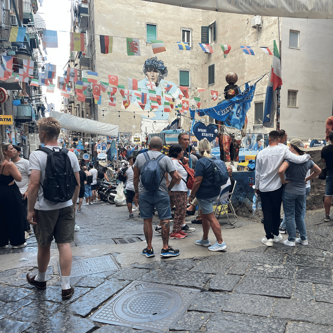 Vægmaleriet af Maradona i Quartieri Spagnoli, Napoli - SidderUnderEnPalme